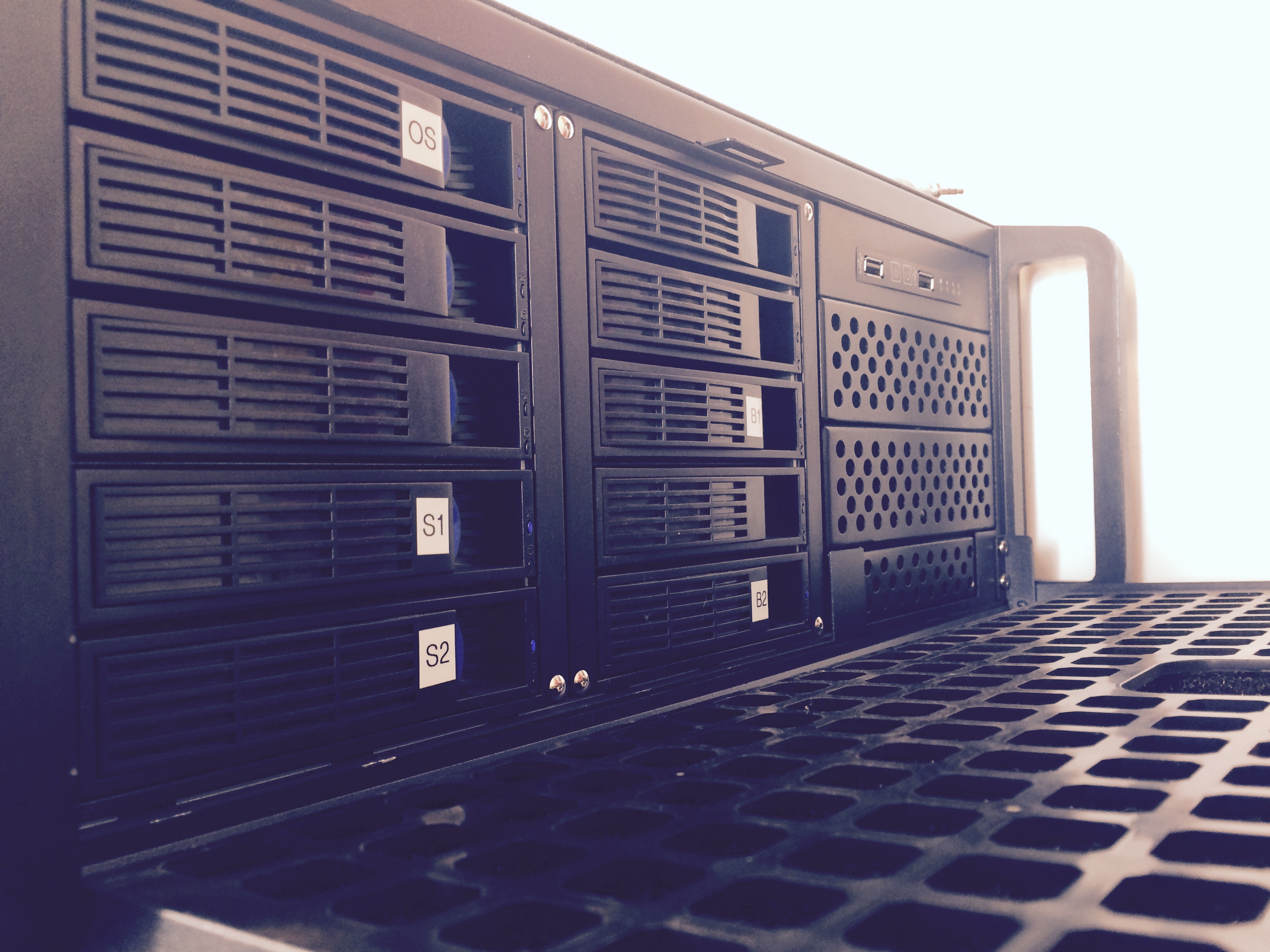 SATA hotswap con mdadm RAID SATA hotswap con mdadm RAID